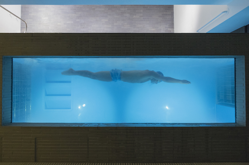 キック氏をした後体が一直線になっている