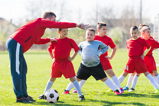 目指せjリーガー 少年サッカーの場合 子どものスポーツ習い事の費用 3 子育て スポーツ Melos