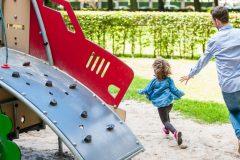 子どもと一緒に遊ぼう！運動不足を解消し、親子関係をよくする遊び4選