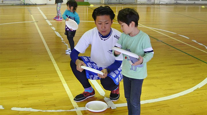 遊びながら体を動かす 子ども向け フライングディスク を都内で体験 5歳以上 小学4年生対象 子育て スポーツ Melos