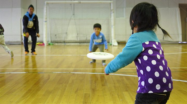 遊びながら体を動かす 子ども向け フライングディスク を都内で体験 5歳以上 小学4年生対象 子育て スポーツ Melos