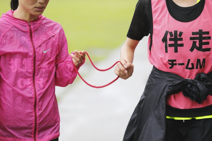 視覚障がい者マラソンの女王と元実業団ランナーの邂逅 思い出は 山登り マラソン道下美里 ガイドランナー河口恵 前編 連載 わたしと相棒 パラアスリートのtokyo 4 トレーニング おすすめ記事 スポーツ Melos