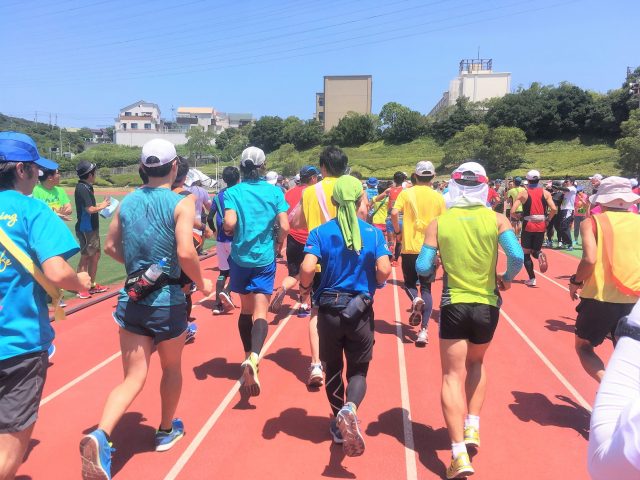 1日中走り続けるとどうなる 24時間リレーマラソン神戸大会 に参加して分かった 心身の変化とは 趣味 スポーツ Melos