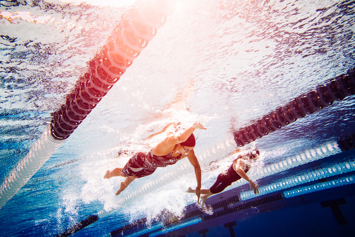 水泳やプールでの水中運動にダイエット効果はある 消費カロリーが多いメニュー 脂肪燃焼を高めるコツを解説 健康 トレーニング スポーツ Melos