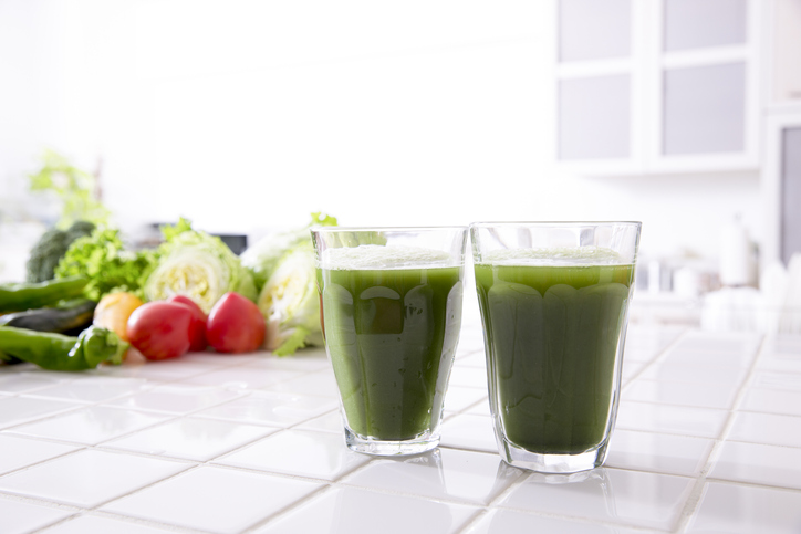 市販の野菜ジュースは野菜の代わりになる 野菜不足を補う効果は 栄養士に聞いてみた 健康 スポーツ Melos