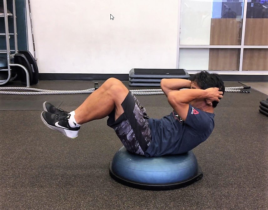 BOSU（ボス）を使ったクランチ