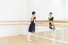 バレエダンサーから学ぶ、二の腕を細くする簡単筋トレ