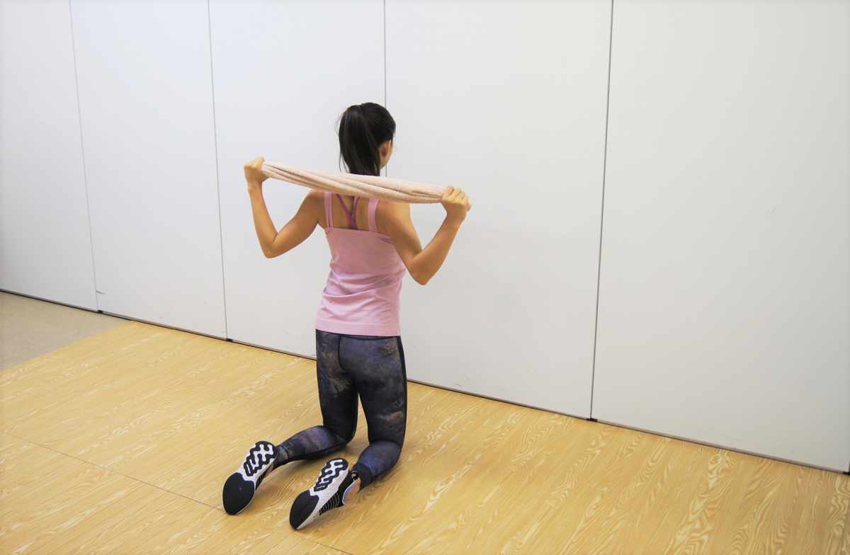 1. アクティブフロアストレッチ