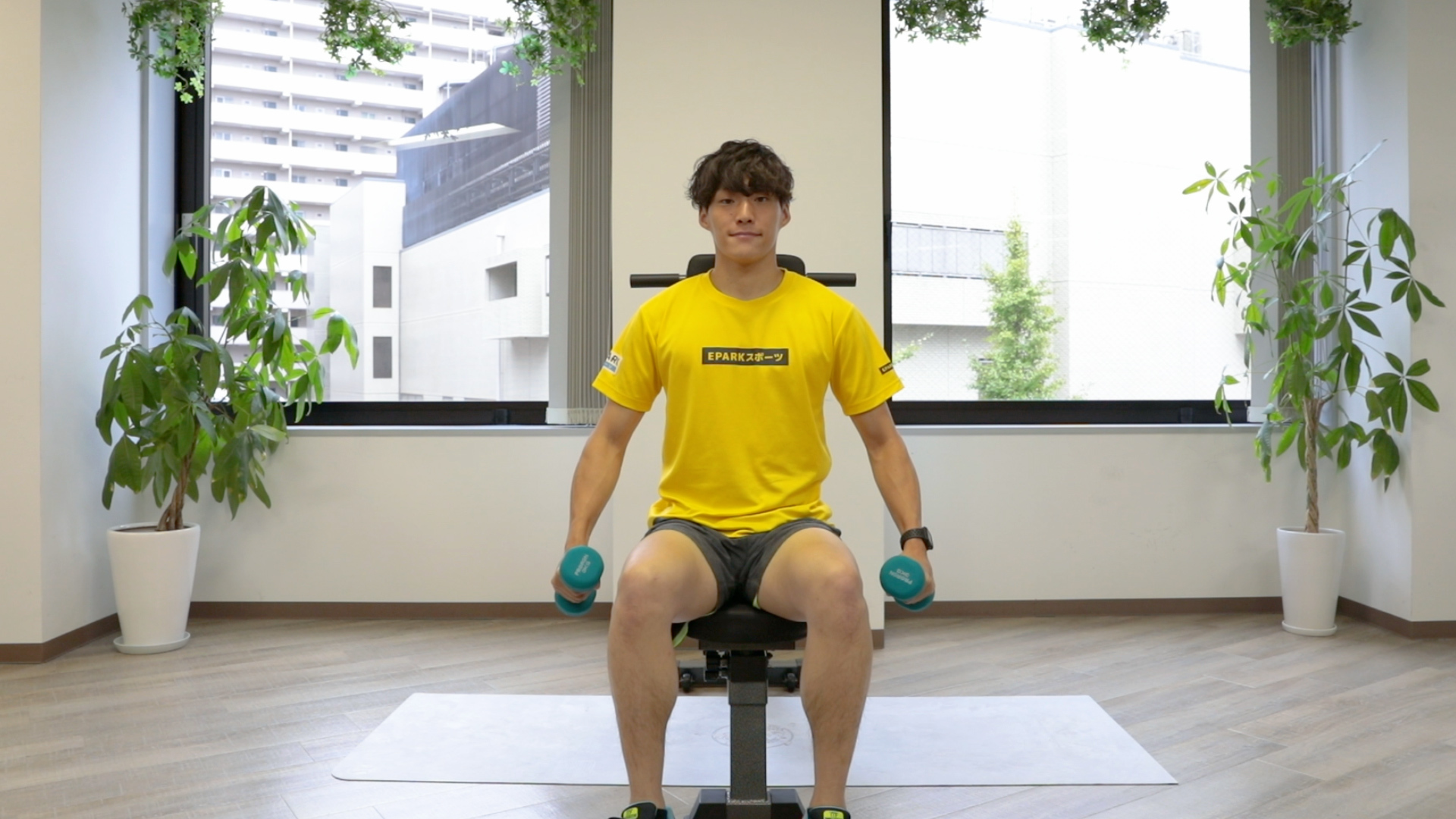 上腕二頭筋を鍛える ダンベル筋トレ ハンマーカール の効果的なやり方 トレーニング スポーツ Melos