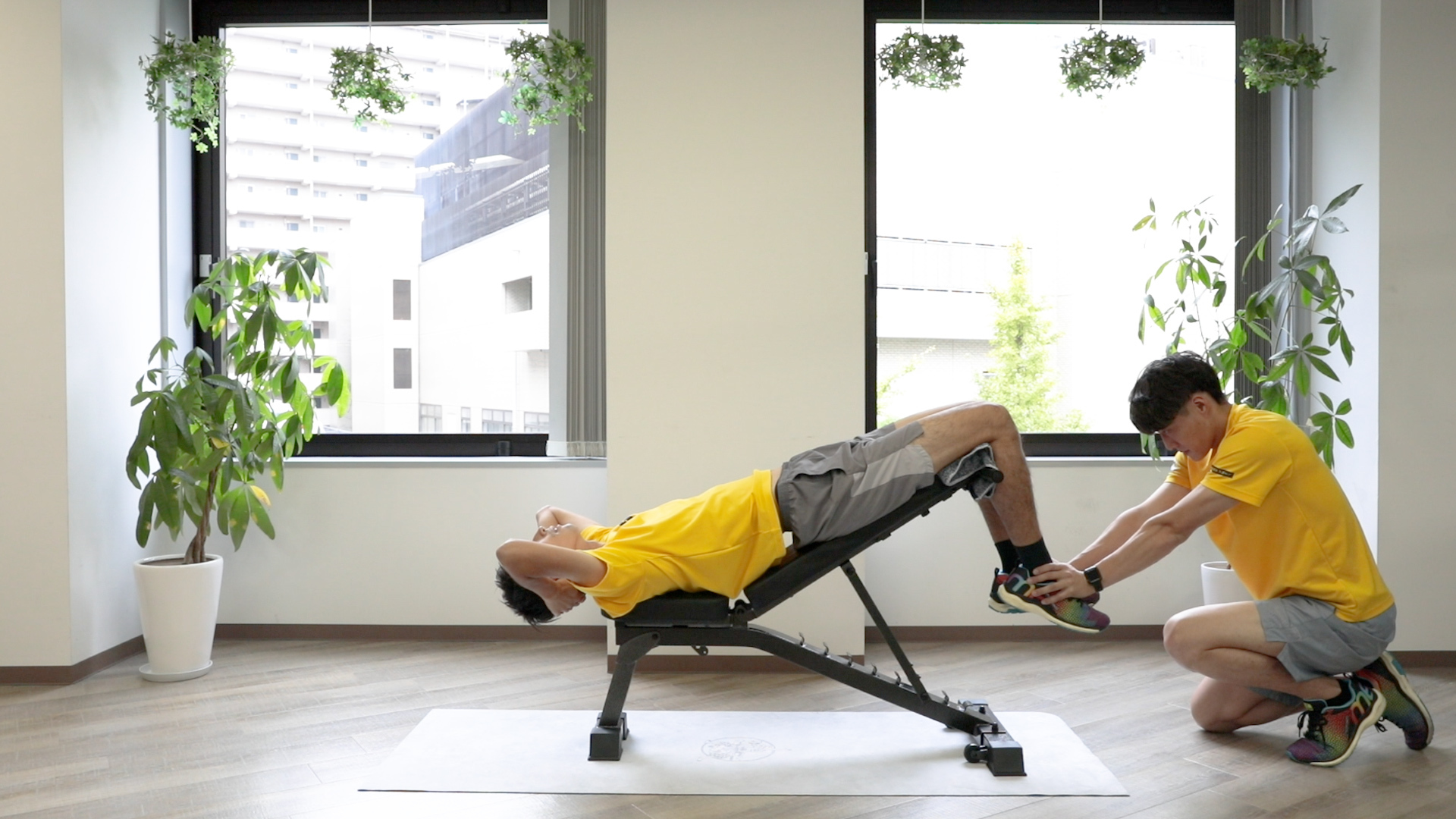 腹筋をシックスパックに割る方法 腹直筋 を効果的に鍛える筋トレメニュー トレーニング スポーツ Melos