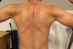 肩の痛みやコリは、“肩甲骨まわりの筋肉をほぐす”と効果的。肩甲骨の動きをよくする可動域ストレッチ