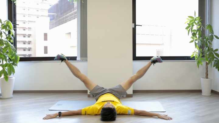 寝たままできる 効果絶大の下半身強化 脚痩せトレーニング トレーニング スポーツ Melos