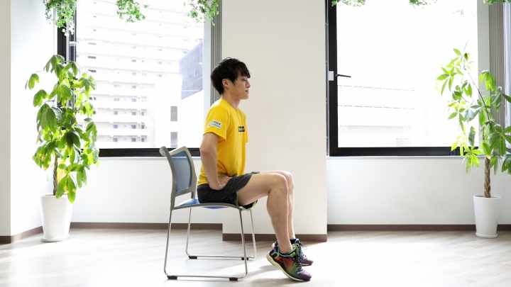 座ったままできる筋トレ 上半身とお腹を引き締める簡単トレーニング6選 トレーニング スポーツ Melos