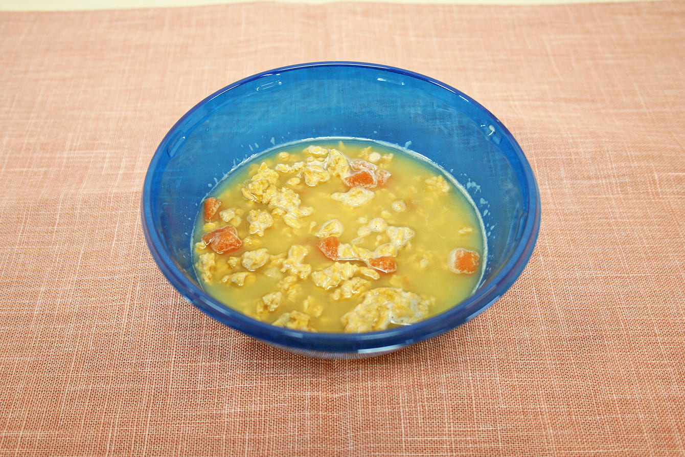 日清シスコ おいしいオートミール トマトリゾット風をお湯でふやかした状態