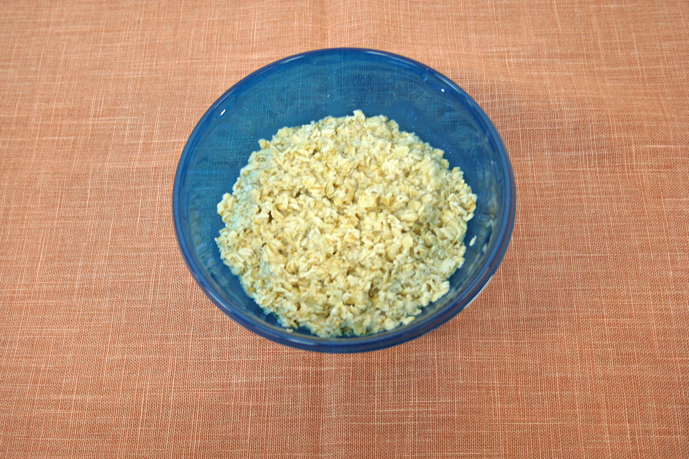 トップバリュ　オートミールをお湯でふやかした状態