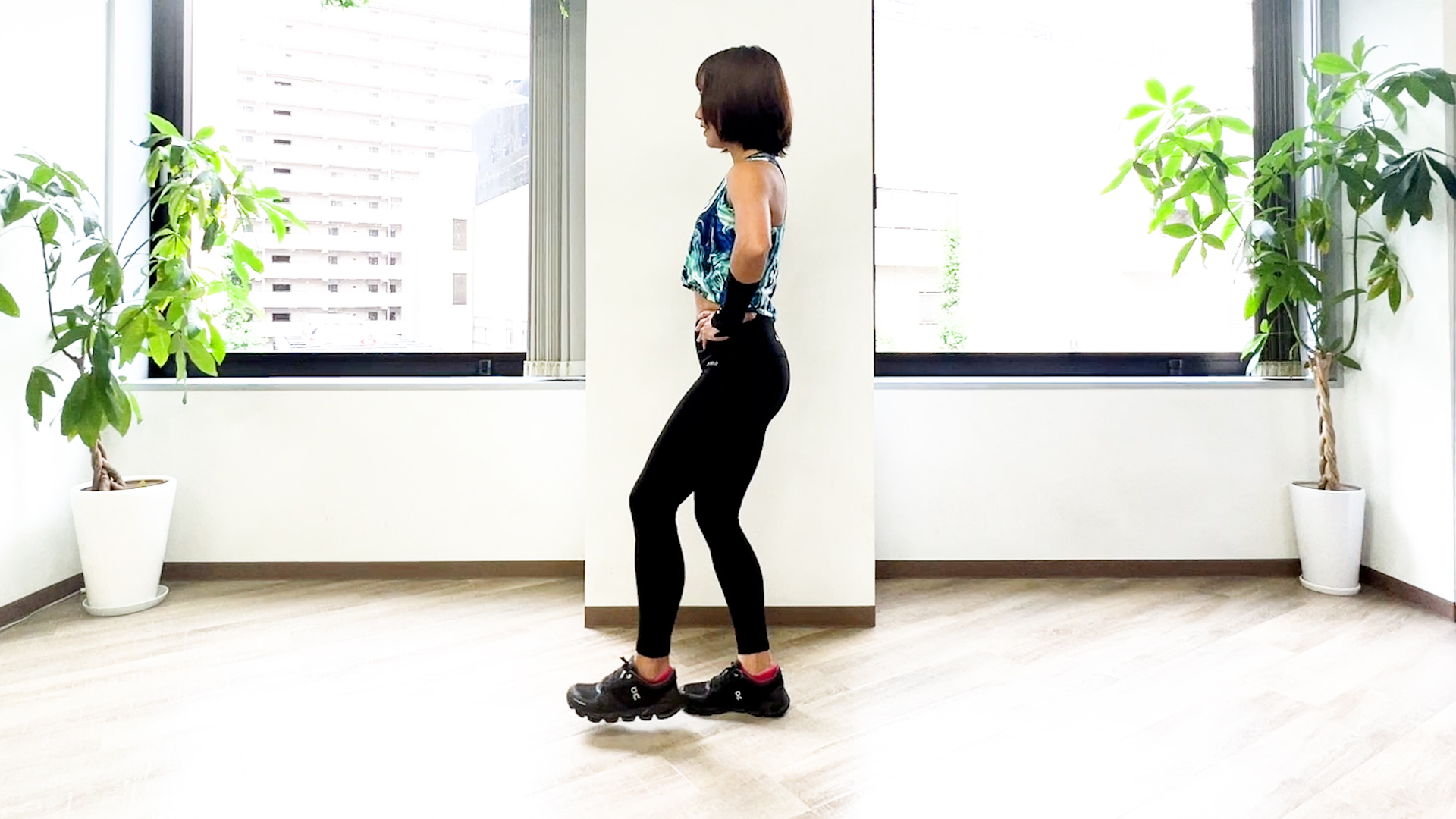 片足スクワット（ピストルスクワット、ワンレッグスクワット）１