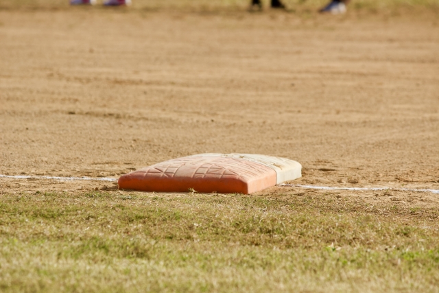 ソフトボールのベース