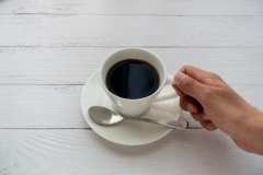 カフェインは筋トレ効果を高めるのか。1日の摂取量と中毒症状を防ぐ飲み方、コーヒー豆知識［管理栄養士監修］