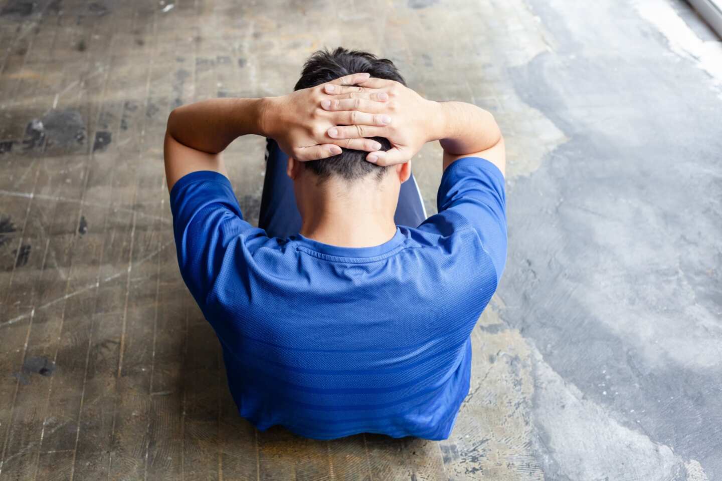 「毎日腹筋100回してもお腹割れないんだが？」その理由をトレーナーに聞いた