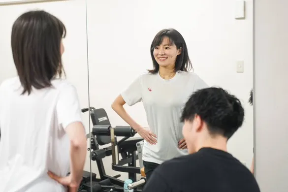代々木のFitwaGYMでトレーニングを受ける女性の写真"