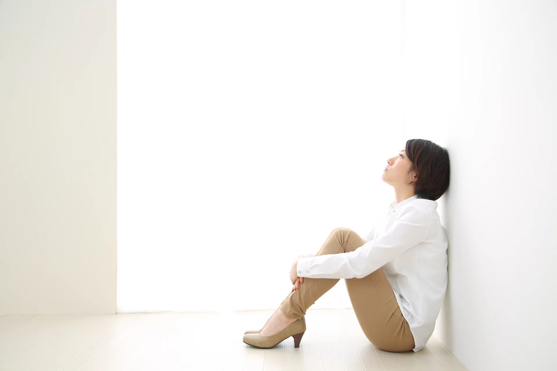 母親の愛情不足で育った女性には、どんな特徴がある?