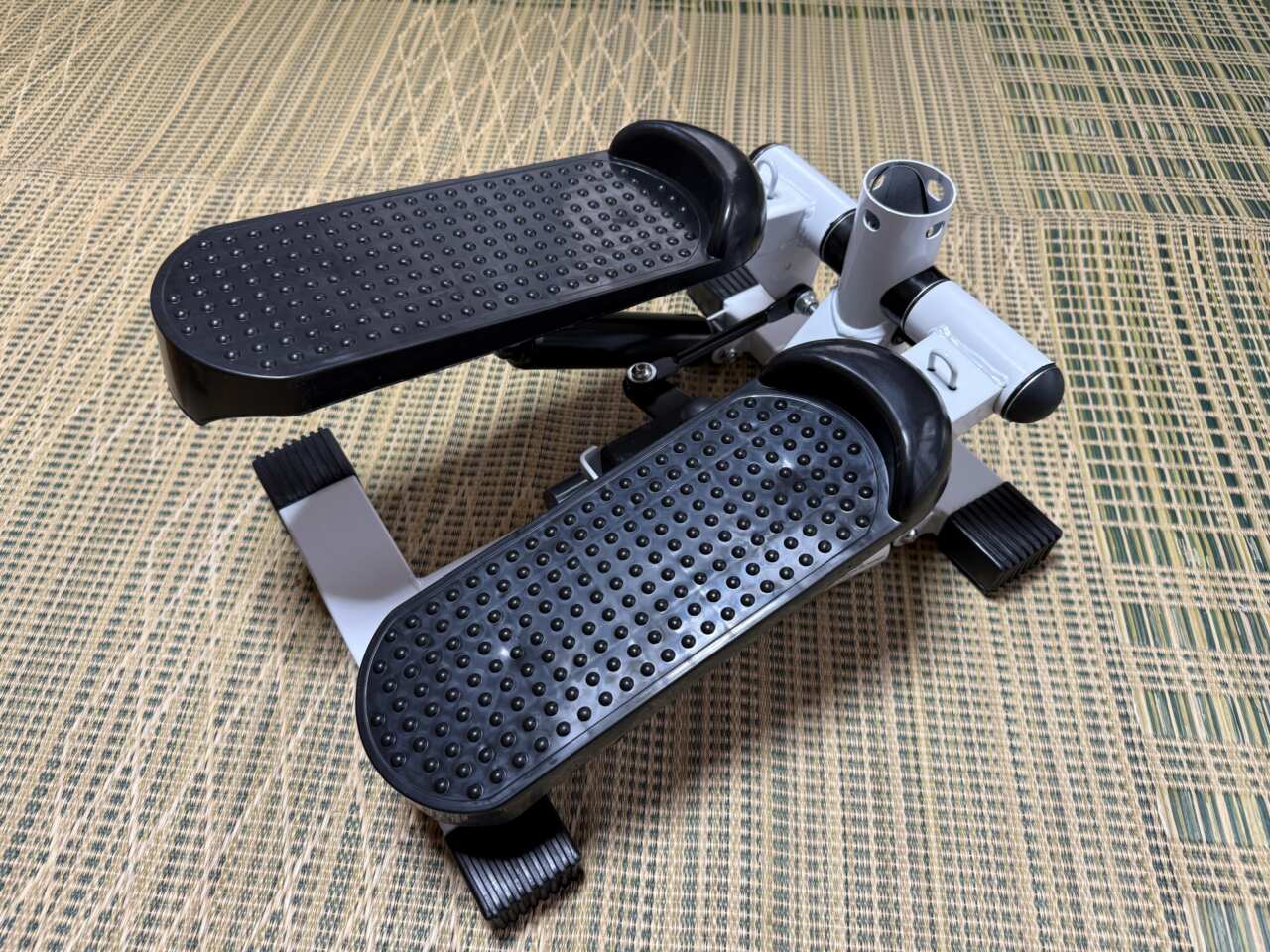 足踏みステッパー、毎日10分だけでも効果ある？トレーナーが解説