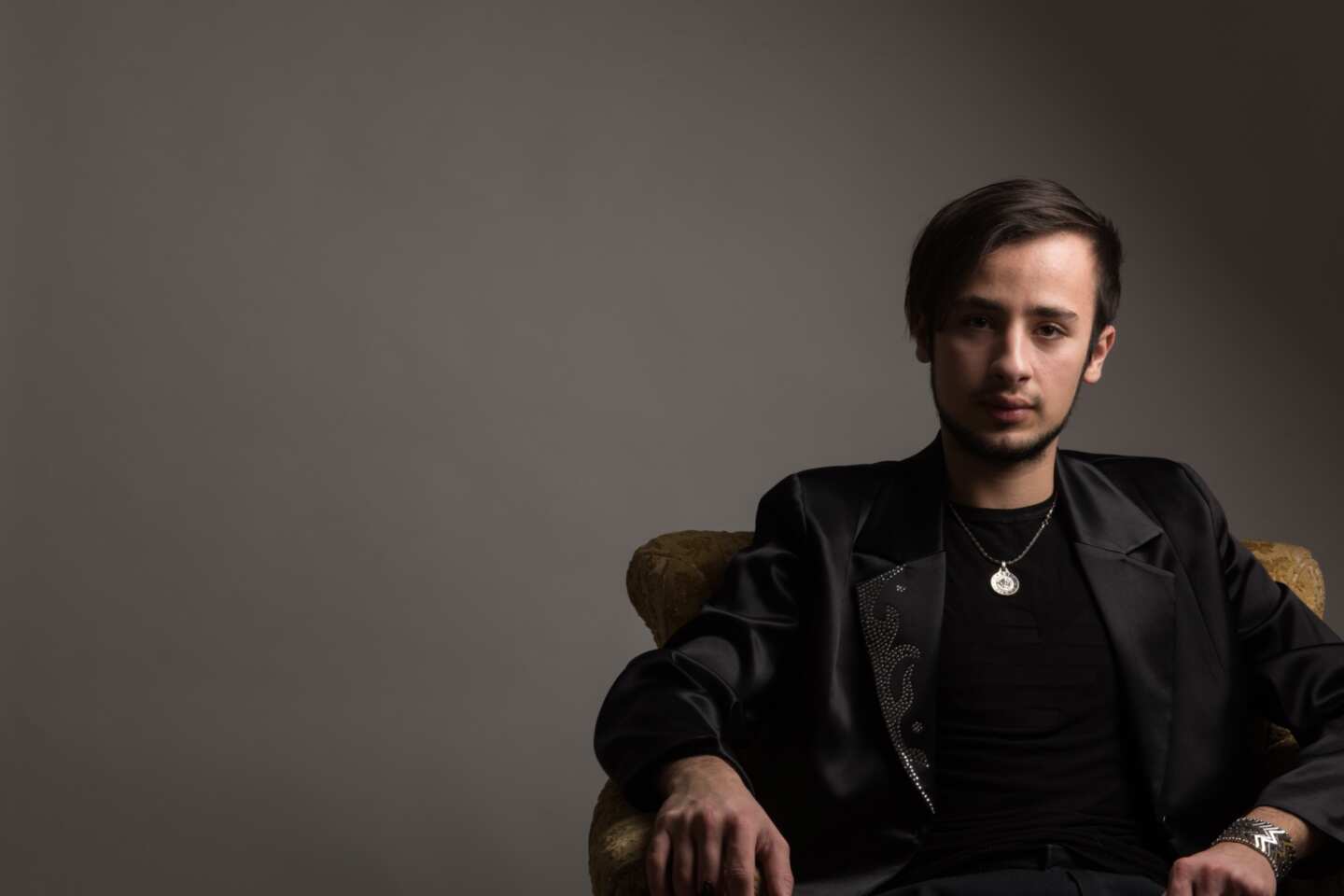 「父親が苦手」父親を嫌いなまま育った人に見られる“11の特徴”