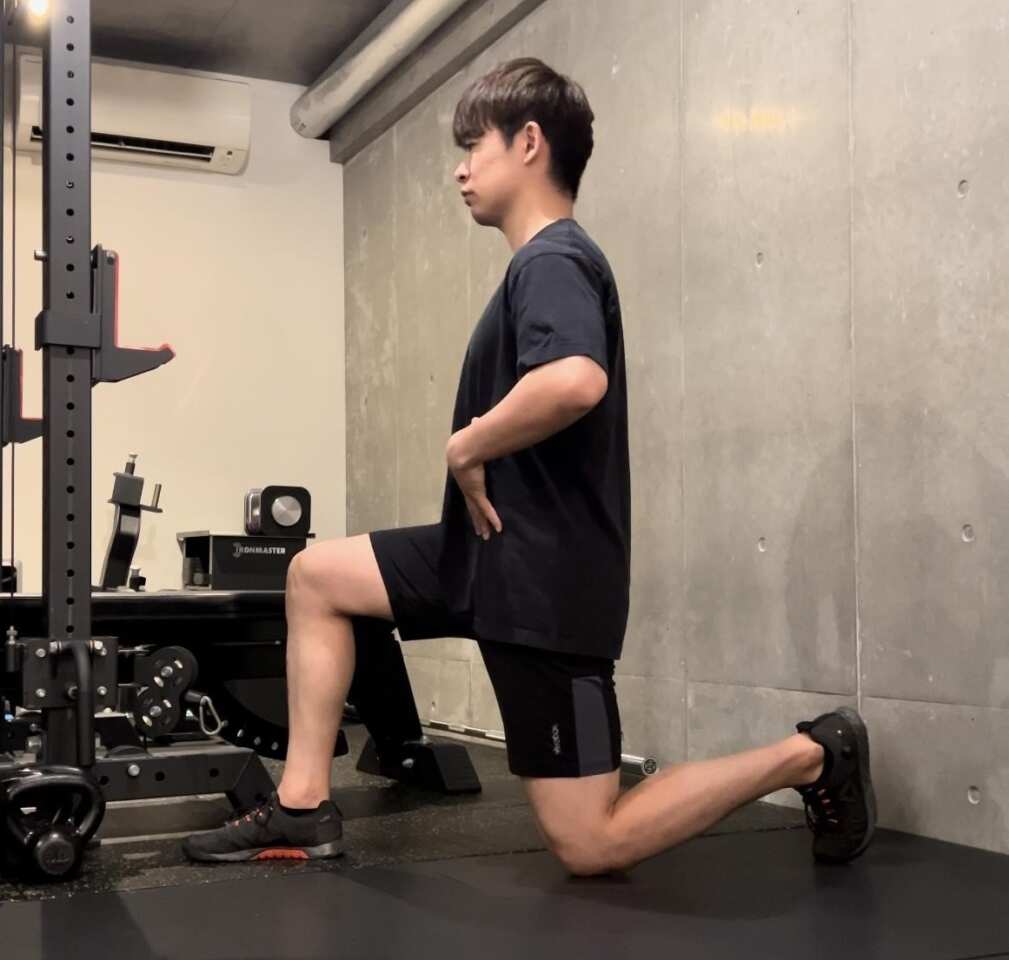 なぜ股関節は硬くなる？短期間で変わるストレッチをトレーナーが解説