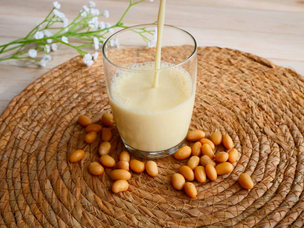 男性が「豆乳」を毎日飲むとどうなる？1週間～1ヶ月で体に起こる変化