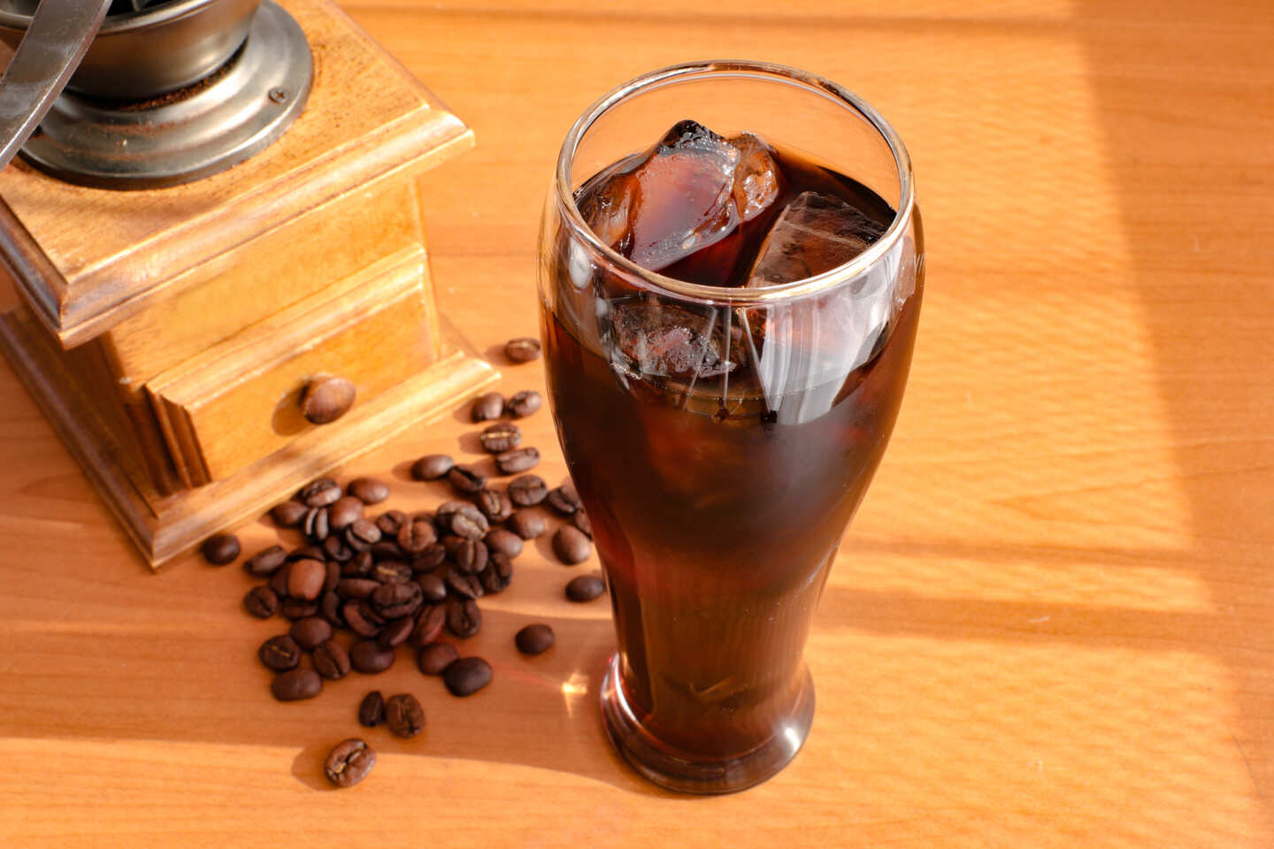 【氷だしアイスコーヒーの淹れ方】水出しじゃなくて「氷出し」！コーヒー粉に氷をのせて待つだけで専門店レベルの味に［焙煎士監修］