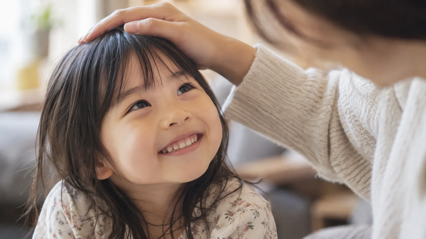 「よく褒められて育った人」は大人になるとどうなる？現れやすい特徴と"褒められ過ぎのデメリット”